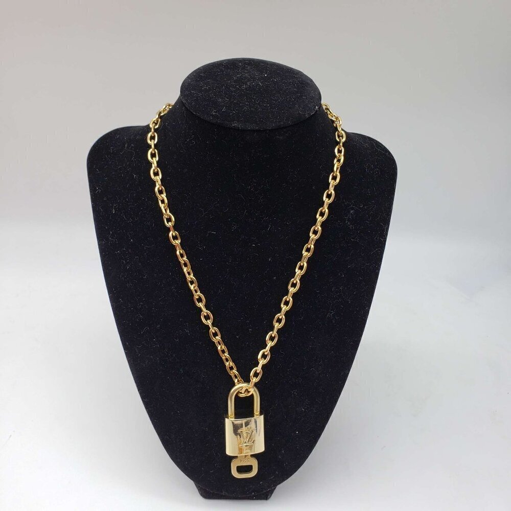 100% Auth Louis Vuitton Lock & Key with Gold Plated Gold Chain Necklace